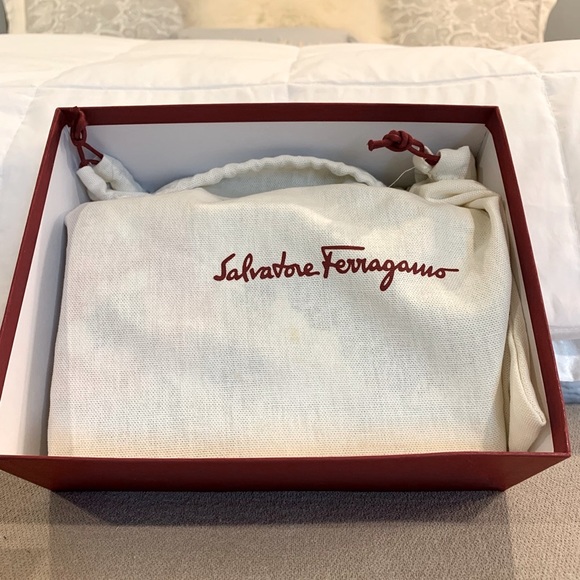 Salvatore Ferragamo new Gancini Bianco Stampa silk pattern handbag purse - Picture 5 of 9